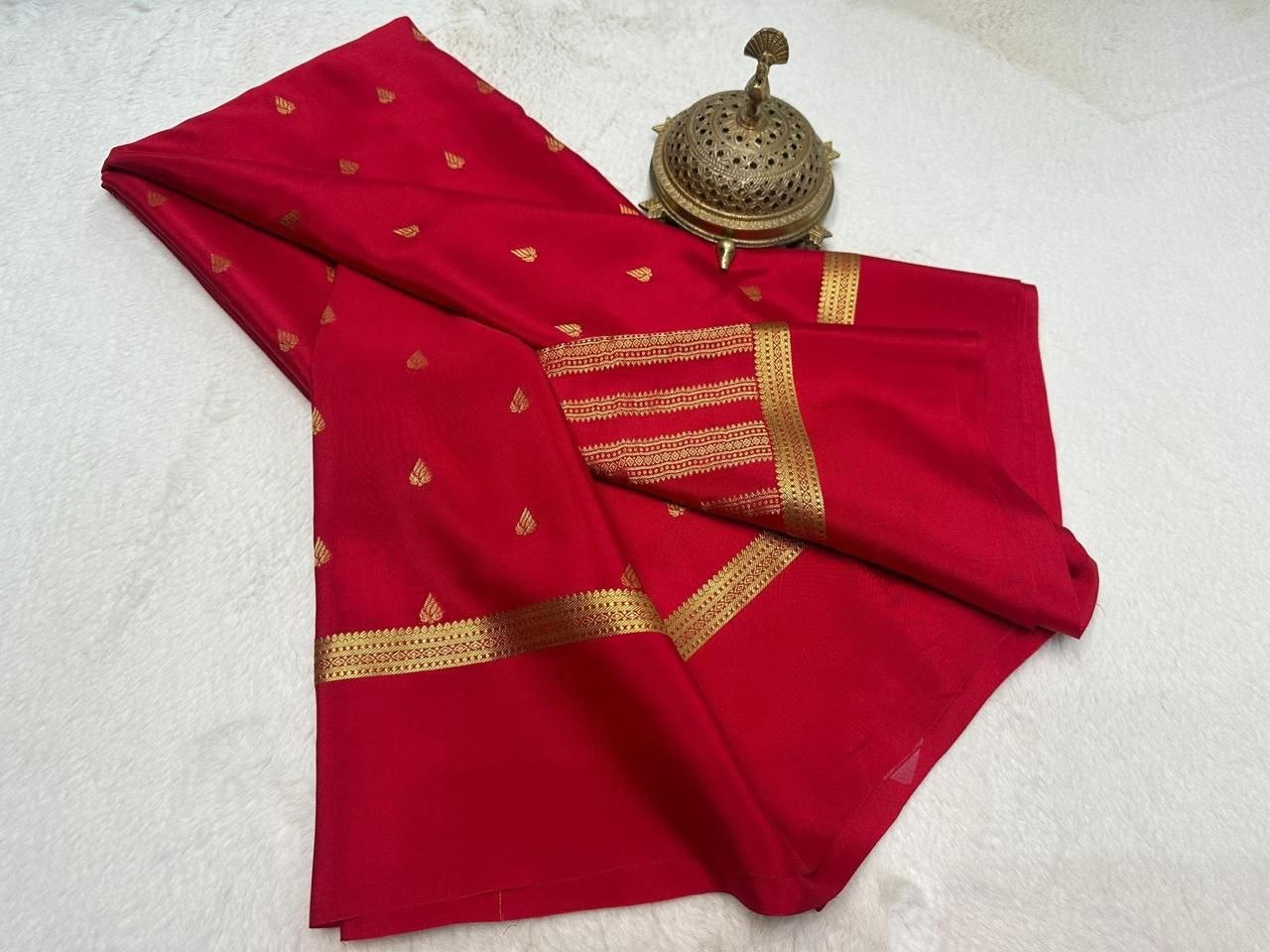 Pure Mysore Crepe Silk Saree with Peacock Butta Zari Weaving & Rich Pallu