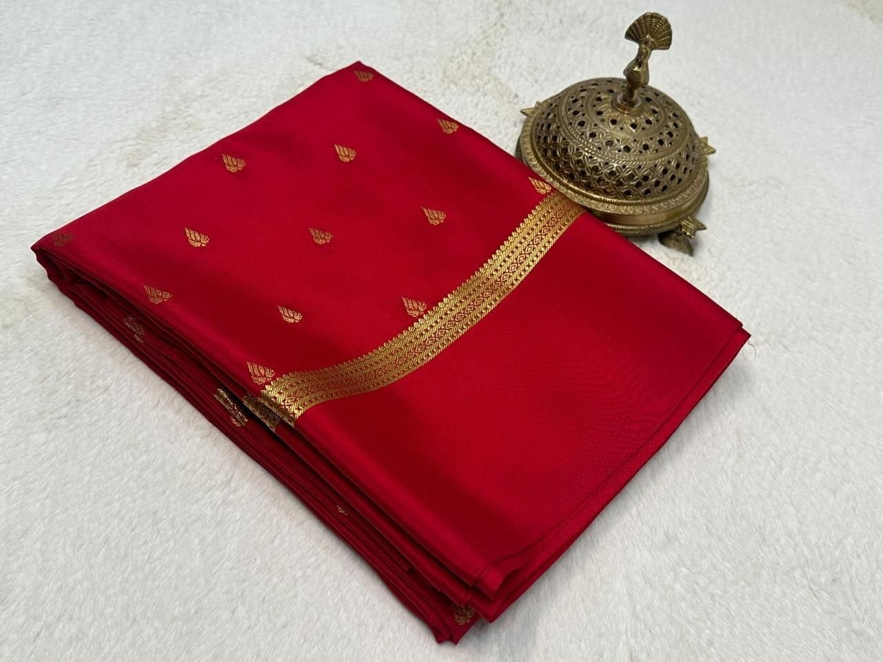Pure Mysore Crepe Silk Saree with Peacock Butta Zari Weaving & Rich Pallu
