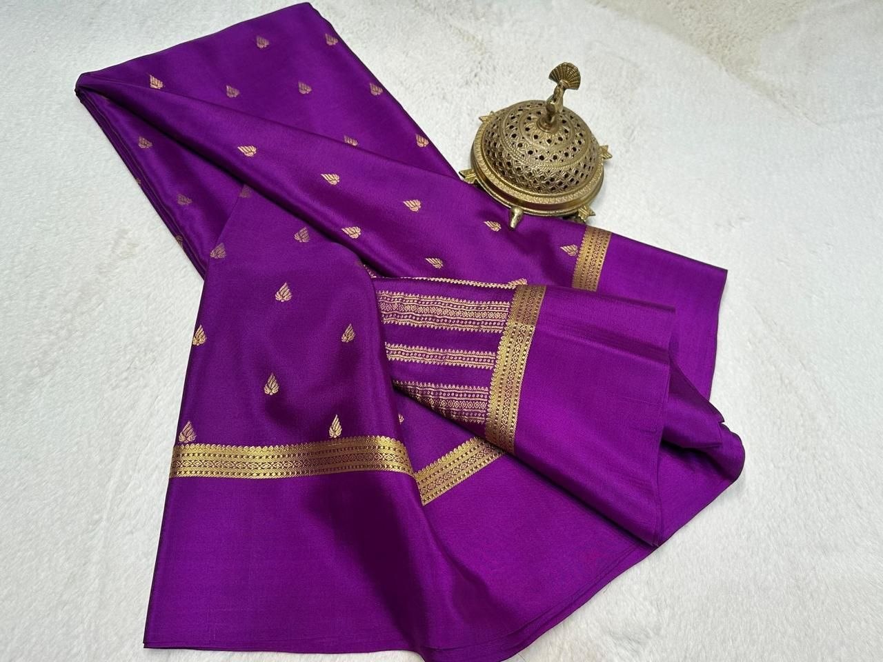 Pure Mysore Crepe Silk Saree with Peacock Butta Zari Weaving & Rich Pallu
