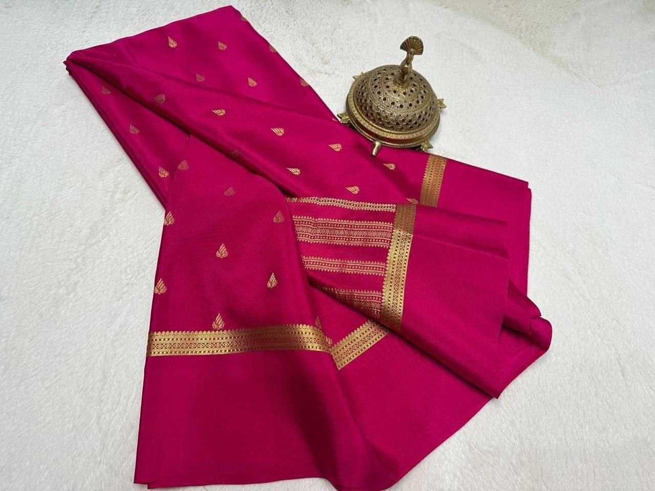 Pure Mysore Crepe Silk Saree with Peacock Butta Zari Weaving & Rich Pallu