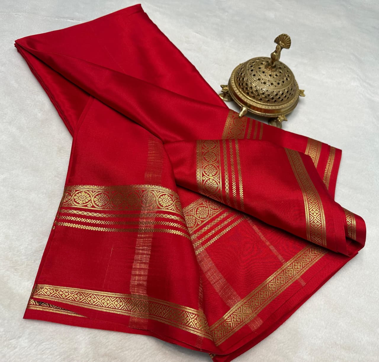 Semi Mysore Crepe Silk Mango Fancy Border Saree with Chit Pallu
