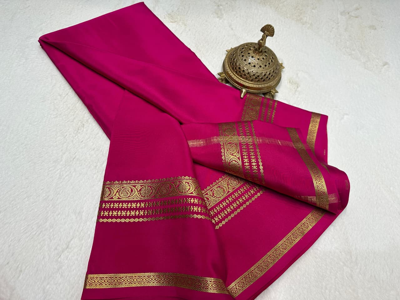 Semi Mysore Crepe Silk Mango Fancy Border Saree with Chit Pallu