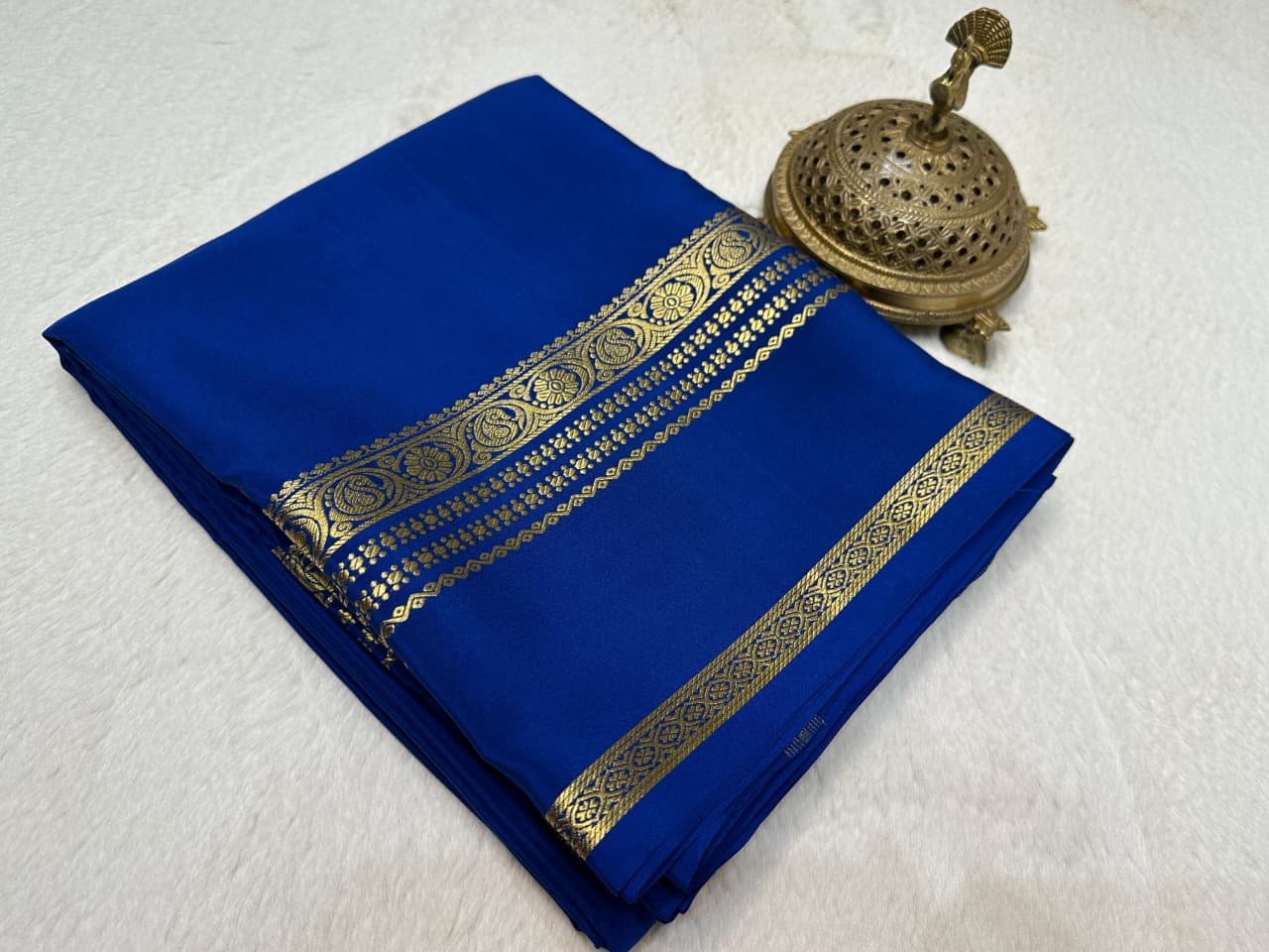 Semi Mysore Crepe Silk Mango Fancy Border Saree with Chit Pallu