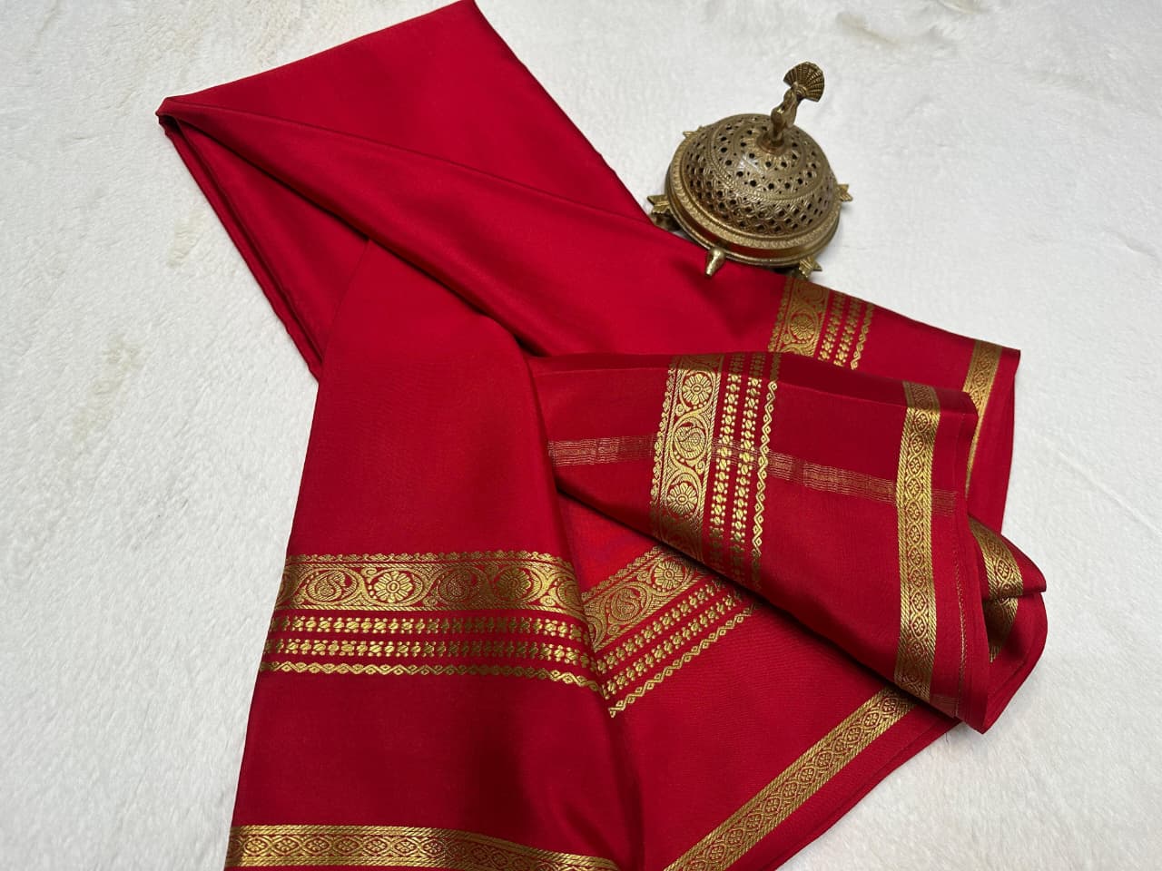 Semi Mysore Crepe Silk Mango Fancy Border Saree with Chit Pallu