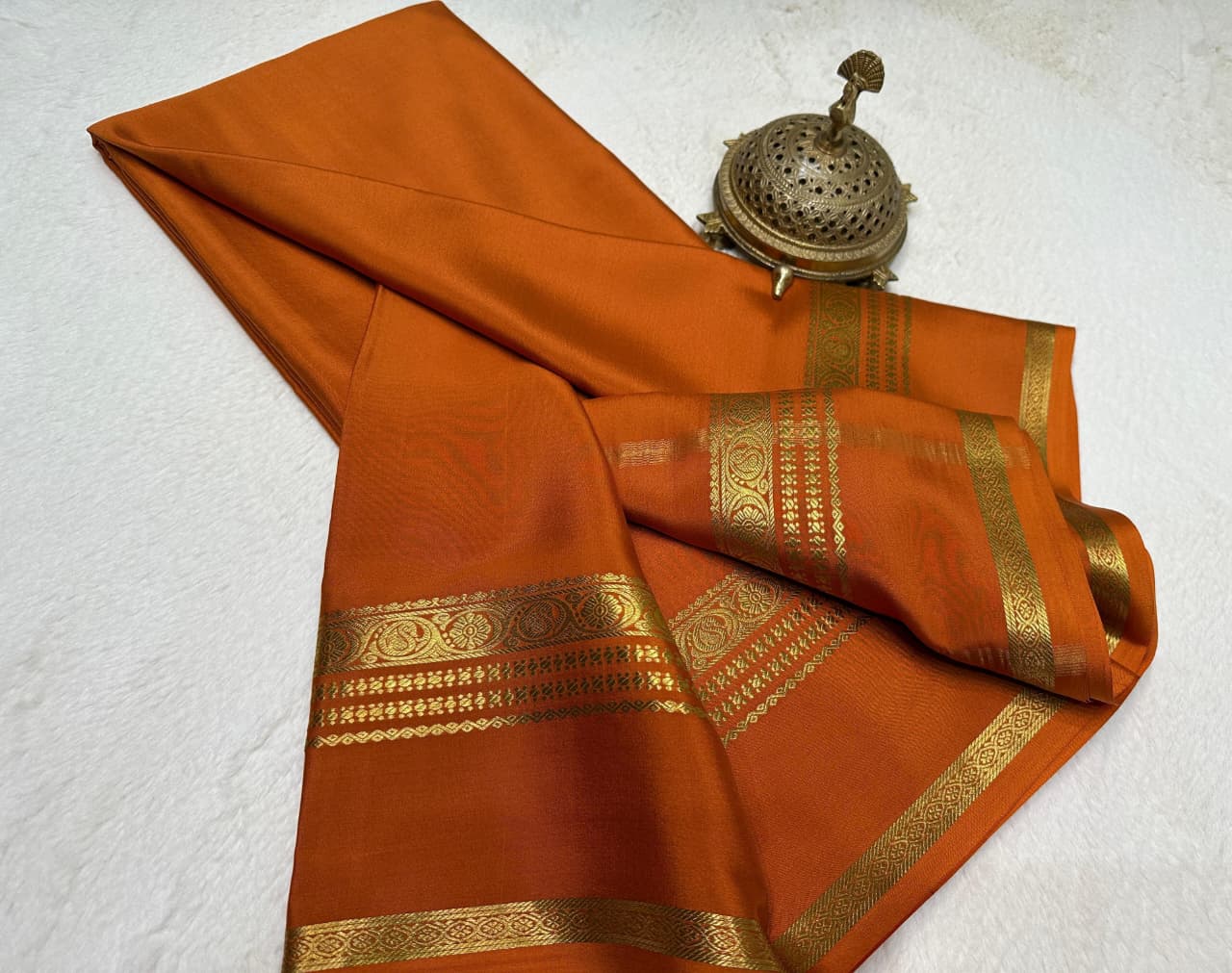 Semi Mysore Crepe Silk Mango Fancy Border Saree with Chit Pallu