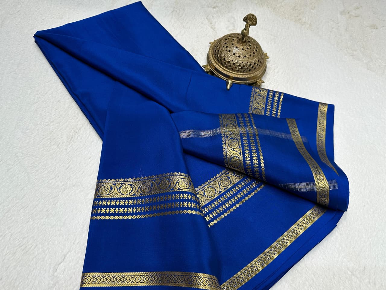 Semi Mysore Crepe Silk Mango Fancy Border Saree with Chit Pallu
