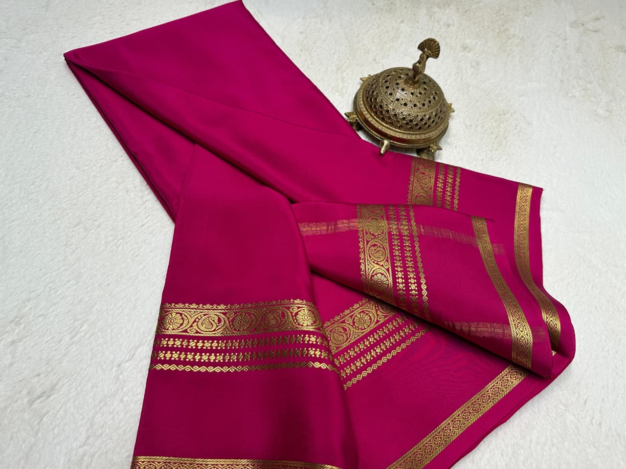 Semi Mysore Crepe Silk Mango Fancy Border Saree with Chit Pallu