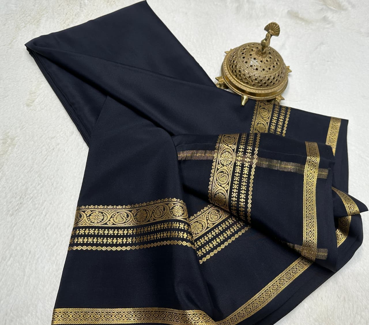 Semi Mysore Crepe Silk Mango Fancy Border Saree with Chit Pallu