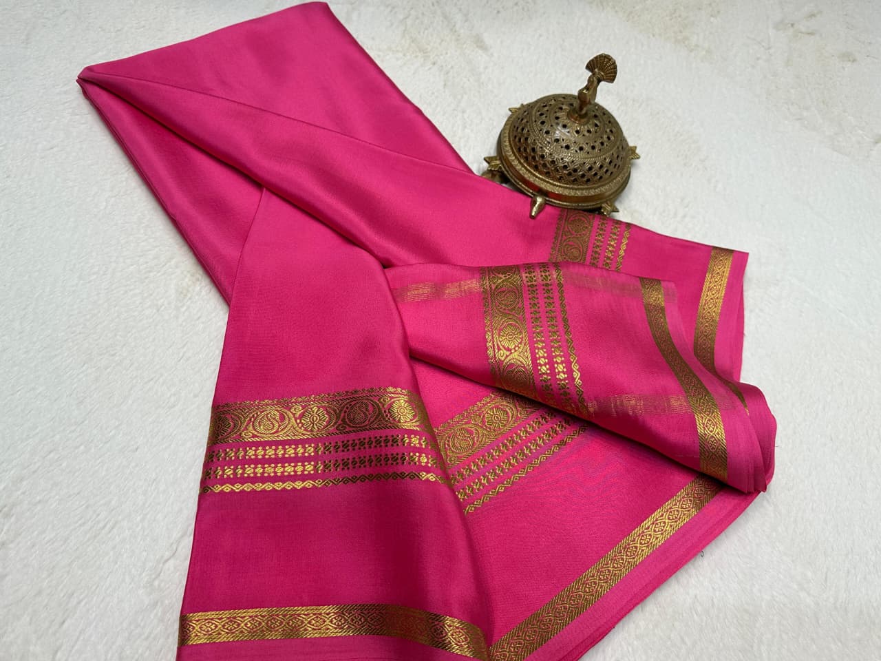 Semi Mysore Crepe Silk Mango Fancy Border Saree with Chit Pallu