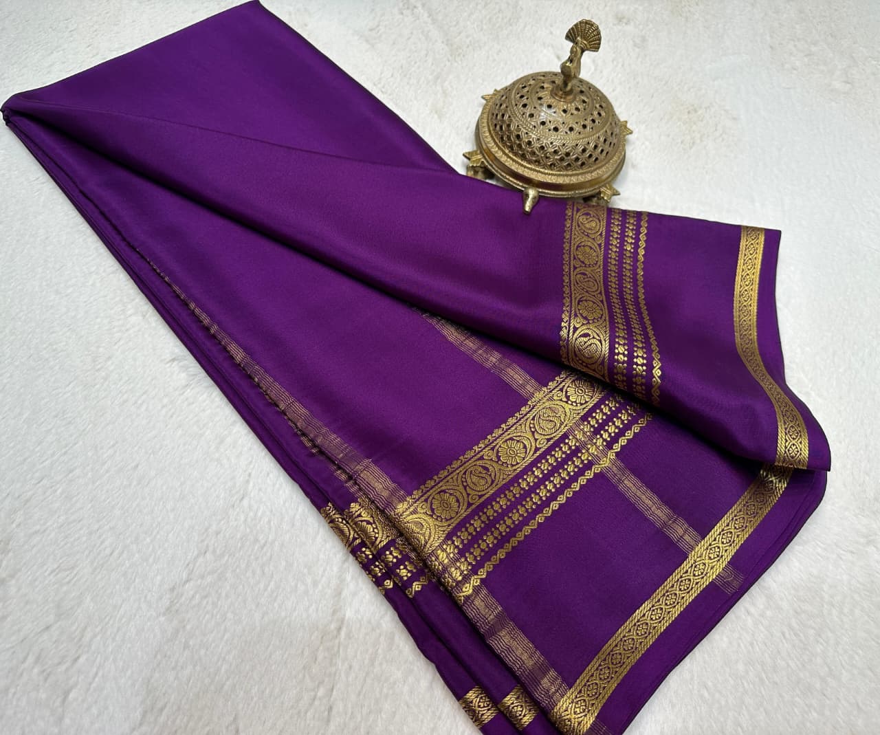 Semi Mysore Crepe Silk Mango Fancy Border Saree with Chit Pallu