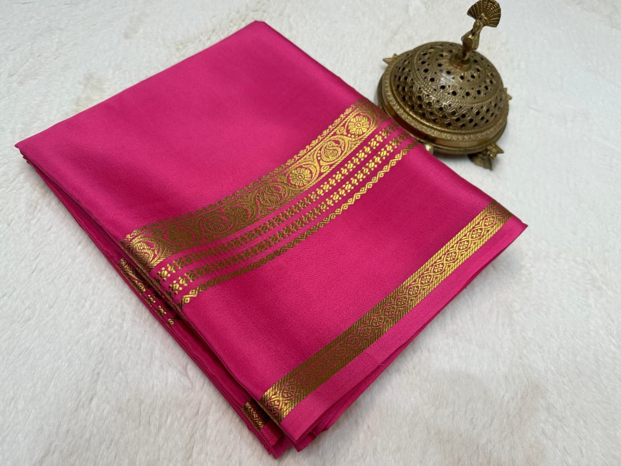 Semi Mysore Crepe Silk Mango Fancy Border Saree with Chit Pallu