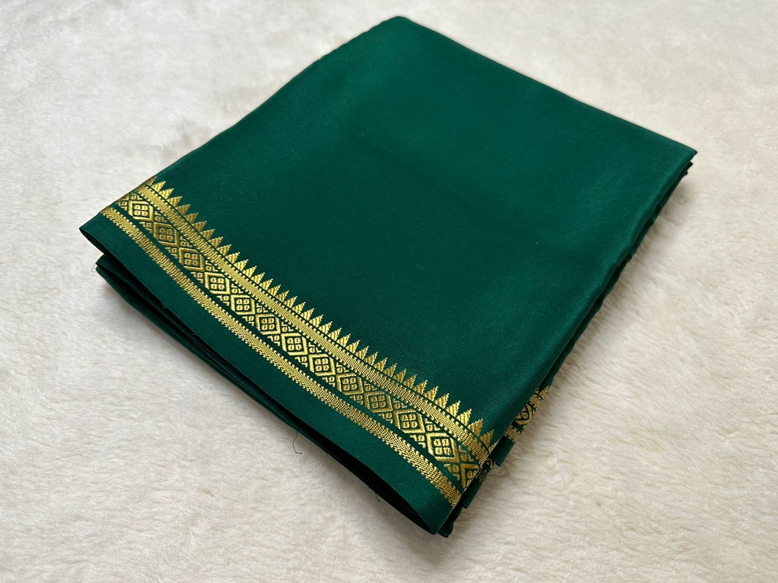 Semi Mysore Crepe Silk Fancy Tower Border Saree with Chit Pallu