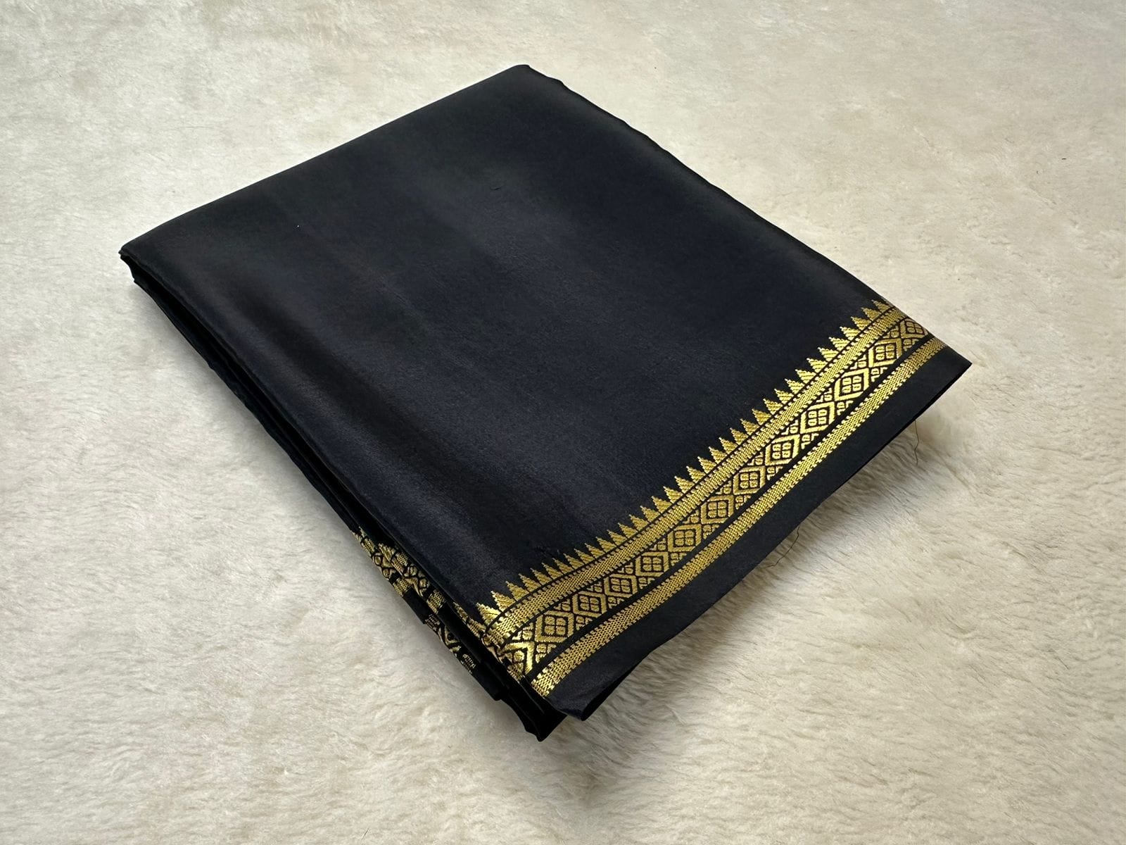 Semi Mysore Crepe Silk Fancy Tower Border Saree with Chit Pallu