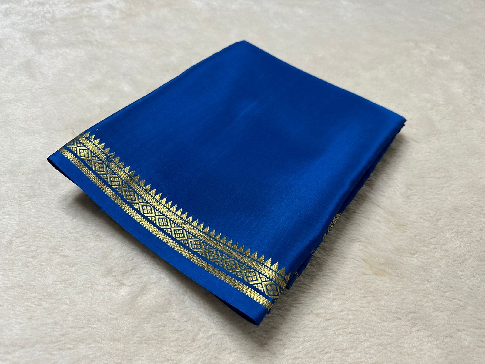 Semi Mysore Crepe Silk Fancy Tower Border Saree with Chit Pallu