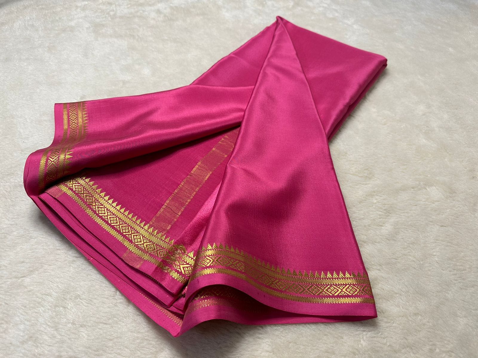 Semi Mysore Crepe Silk Fancy Tower Border Saree with Chit Pallu