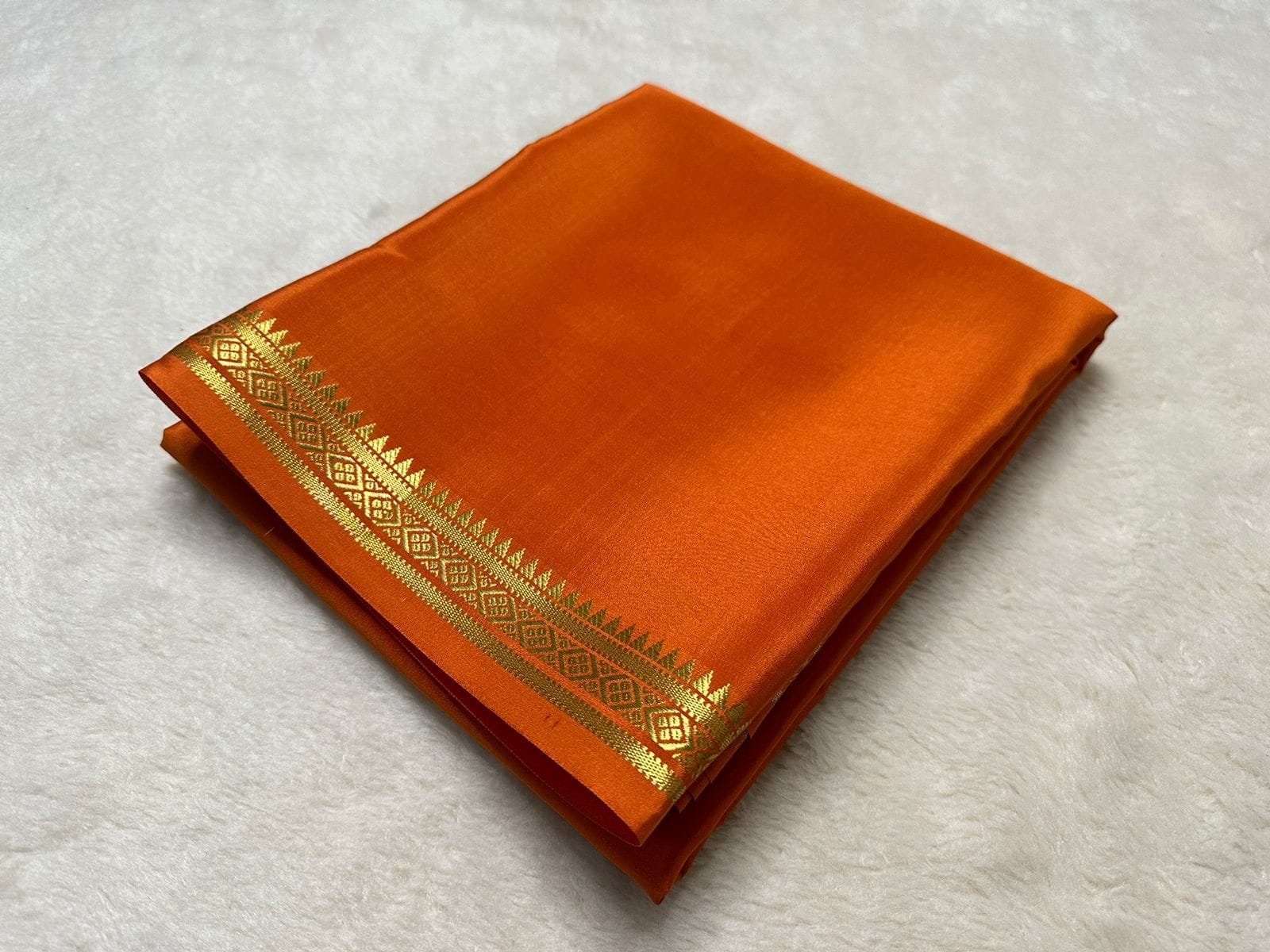 Semi Mysore Crepe Silk Fancy Tower Border Saree with Chit Pallu