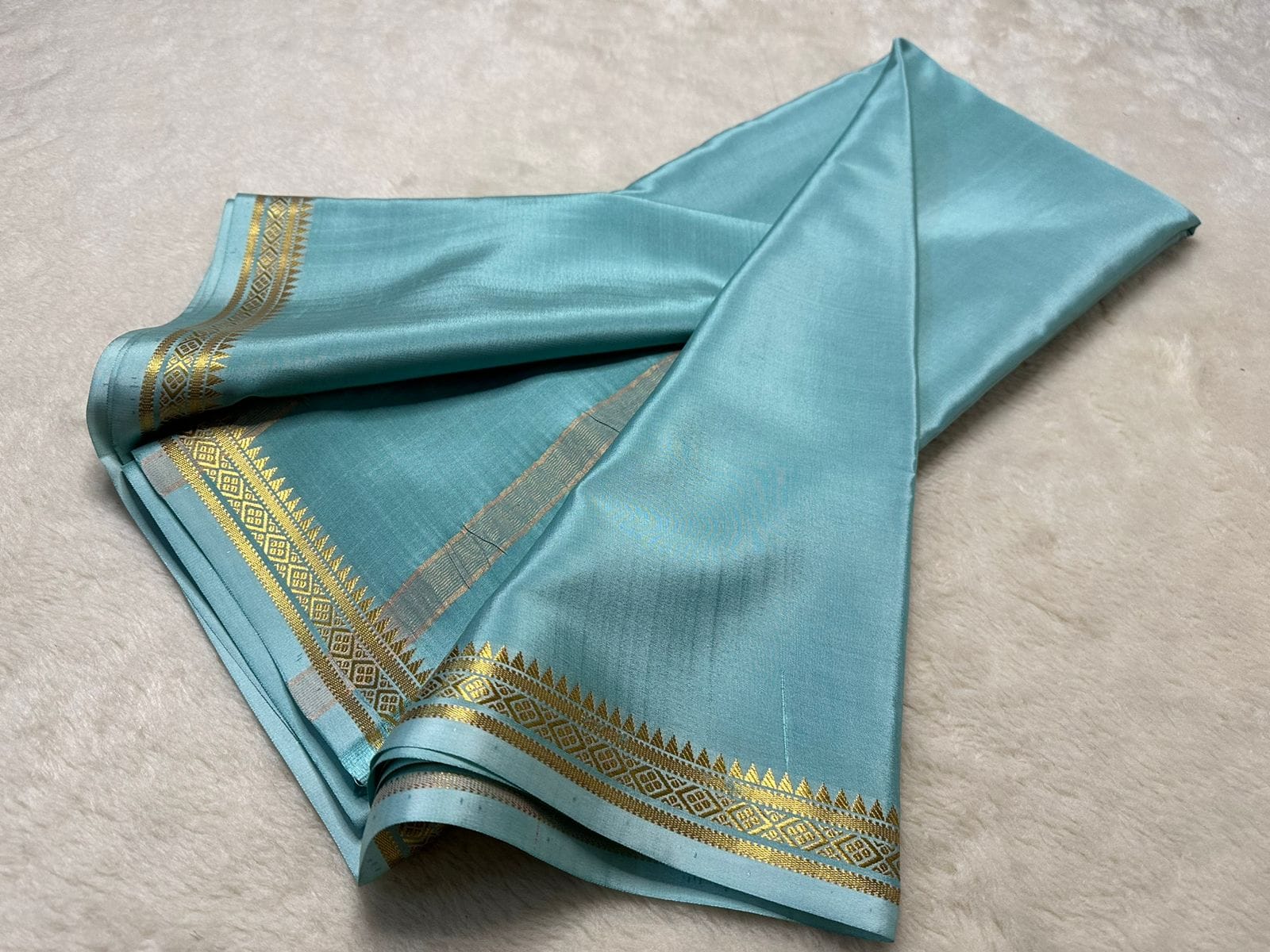 Semi Mysore Crepe Silk Fancy Tower Border Saree with Chit Pallu