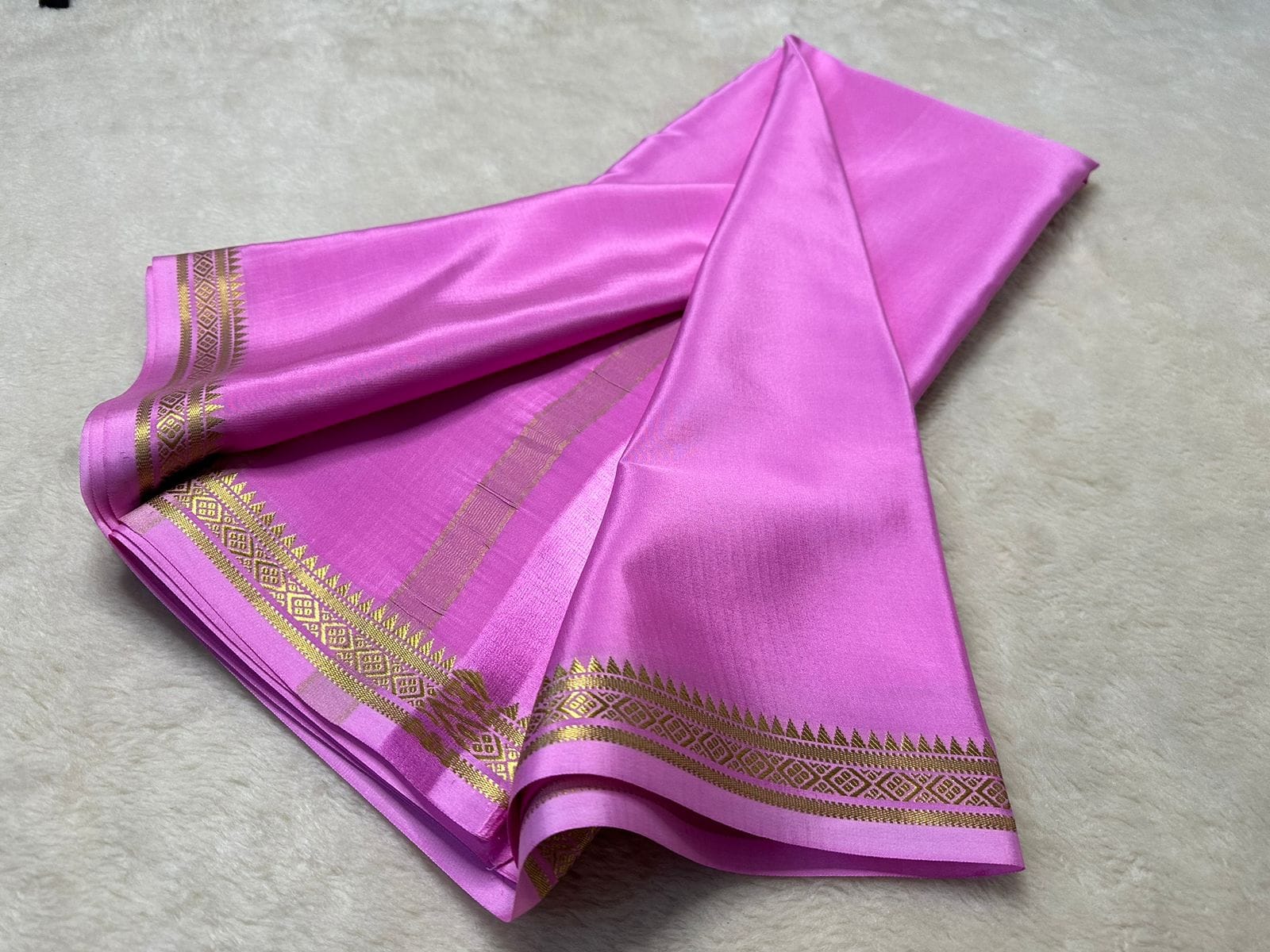 Semi Mysore Crepe Silk Fancy Tower Border Saree with Chit Pallu