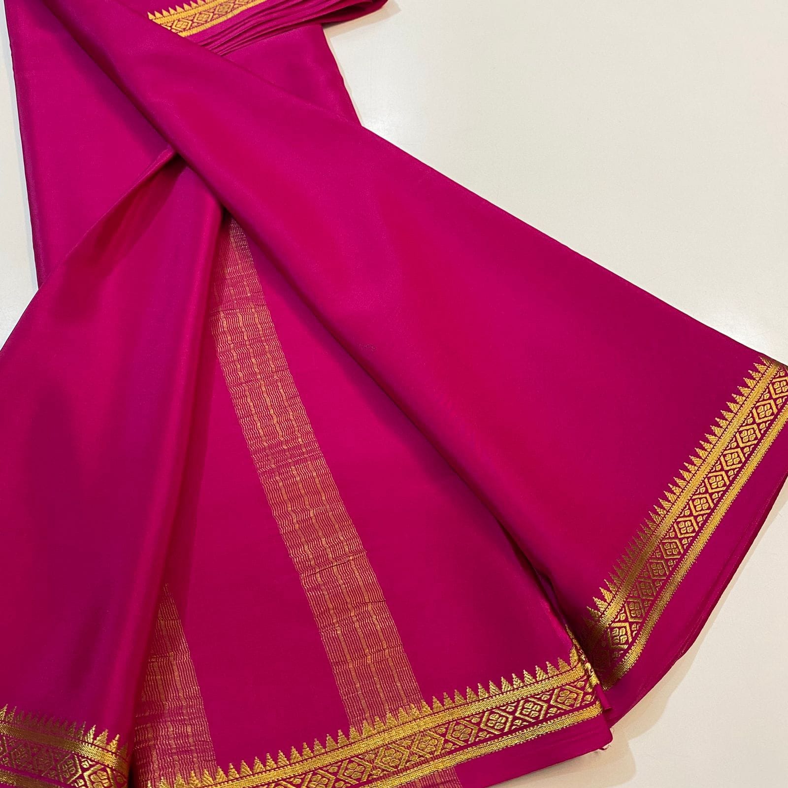 Semi Mysore Crepe Silk Fancy Tower Border Saree with Chit Pallu