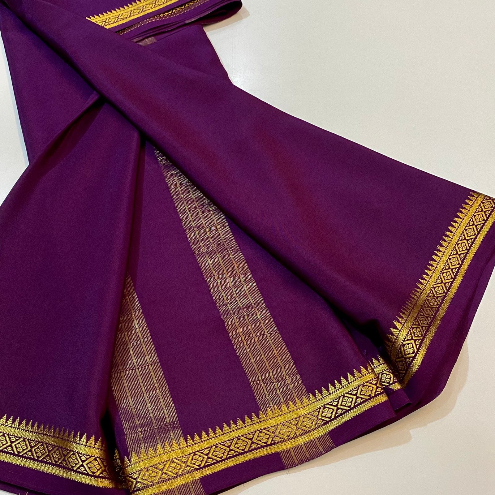 Semi Mysore Crepe Silk Fancy Tower Border Saree with Chit Pallu