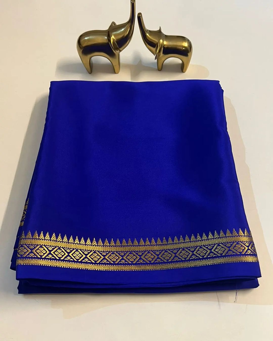 Semi Mysore Crepe Silk Fancy Tower Border Saree with Chit Pallu
