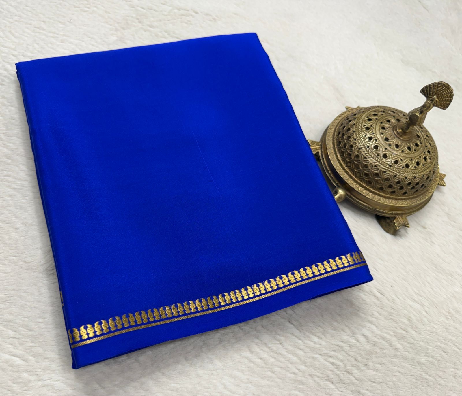 Semi Mysore Crepe Silk Small Fancy Border Saree with Chit Pallu