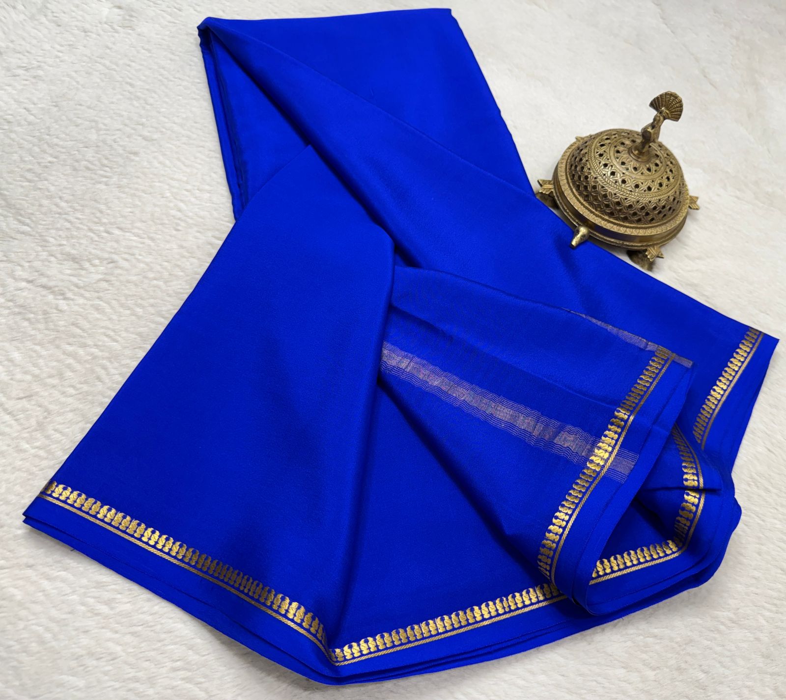 Semi Mysore Crepe Silk Small Fancy Border Saree with Chit Pallu