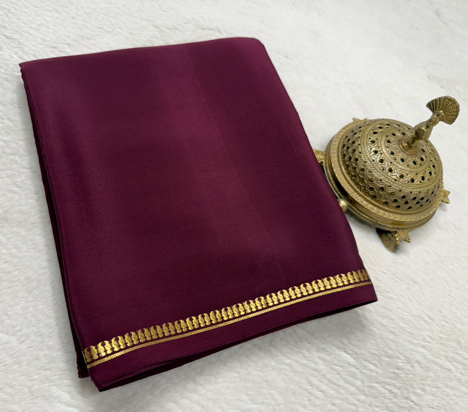 Semi Mysore Crepe Silk Small Fancy Border Saree with Chit Pallu