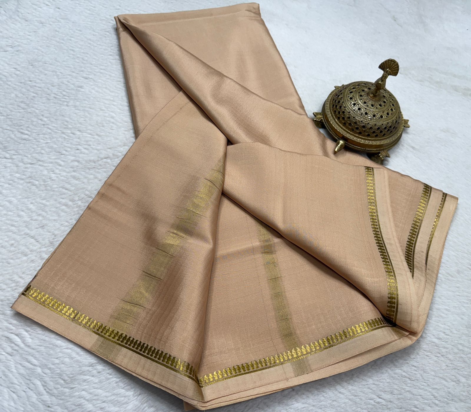 Semi Mysore Crepe Silk Small Fancy Border Saree with Chit Pallu