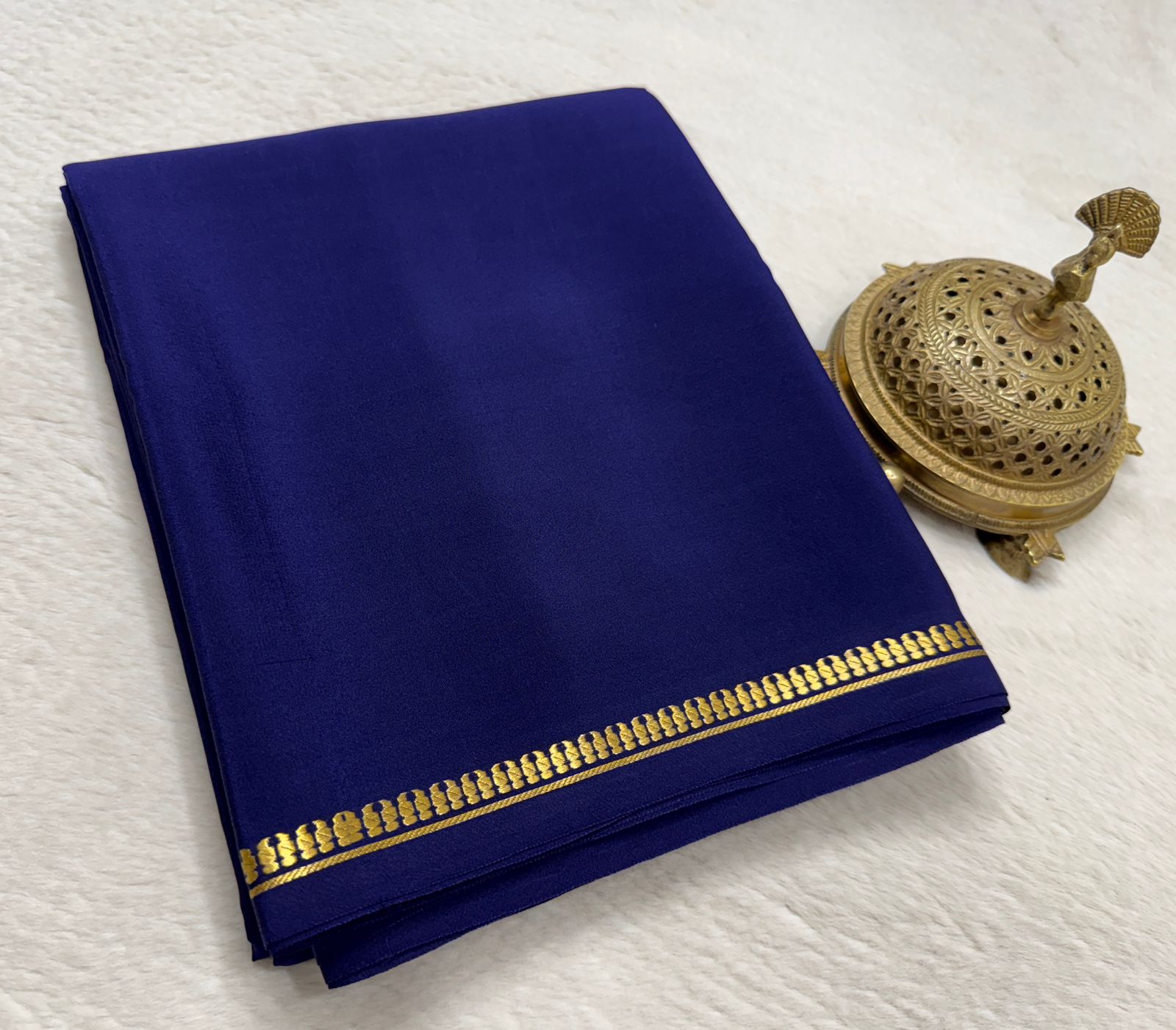 Semi Mysore Crepe Silk Small Fancy Border Saree with Chit Pallu