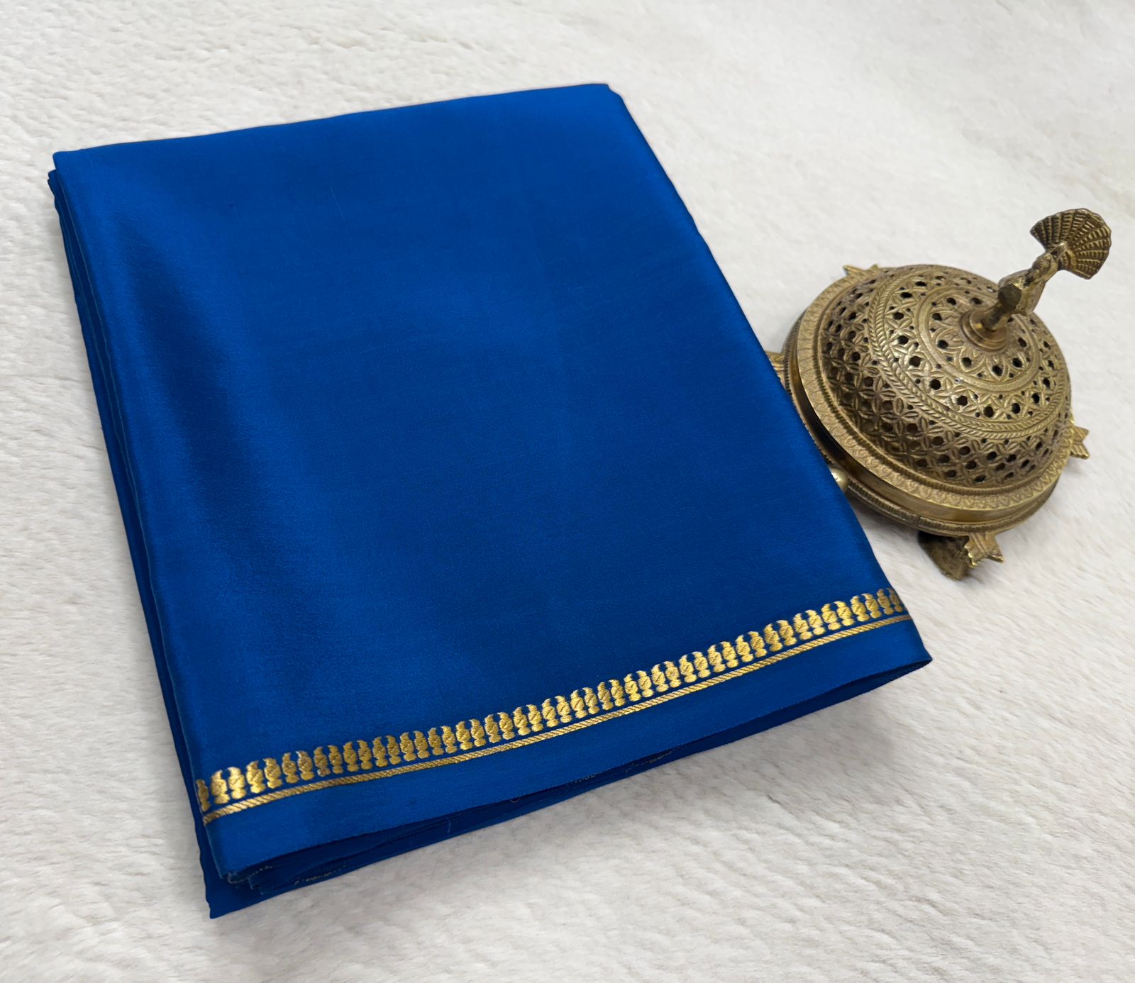 Semi Mysore Crepe Silk Small Fancy Border Saree with Chit Pallu