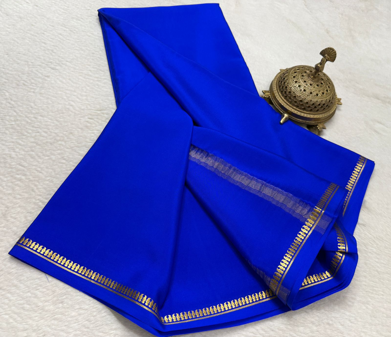 Semi Mysore Crepe Silk Small Fancy Border Saree with Chit Pallu