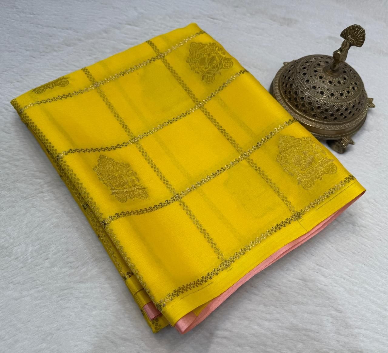 Semi Crepe Silk Saree with Chariot & Peacock Motif Body & Rich Pallu
