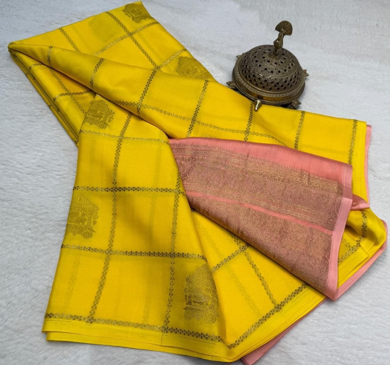 Semi Crepe Silk Saree with Chariot & Peacock Motif Body & Rich Pallu
