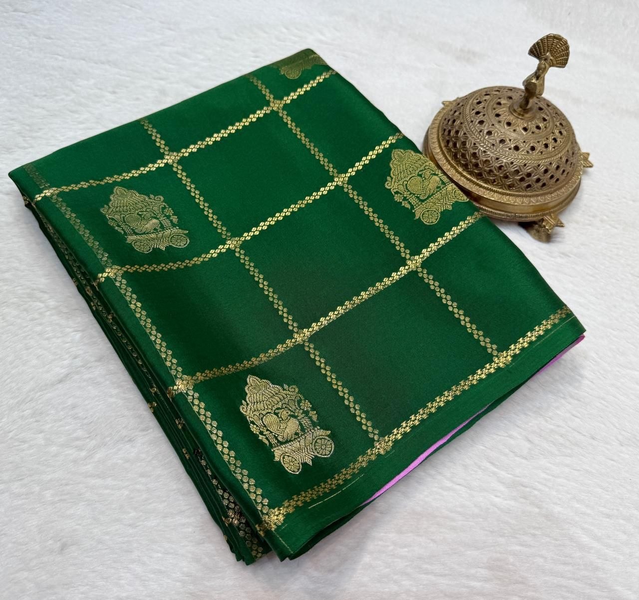 Semi Crepe Silk Saree with Chariot & Peacock Motif Body & Rich Pallu