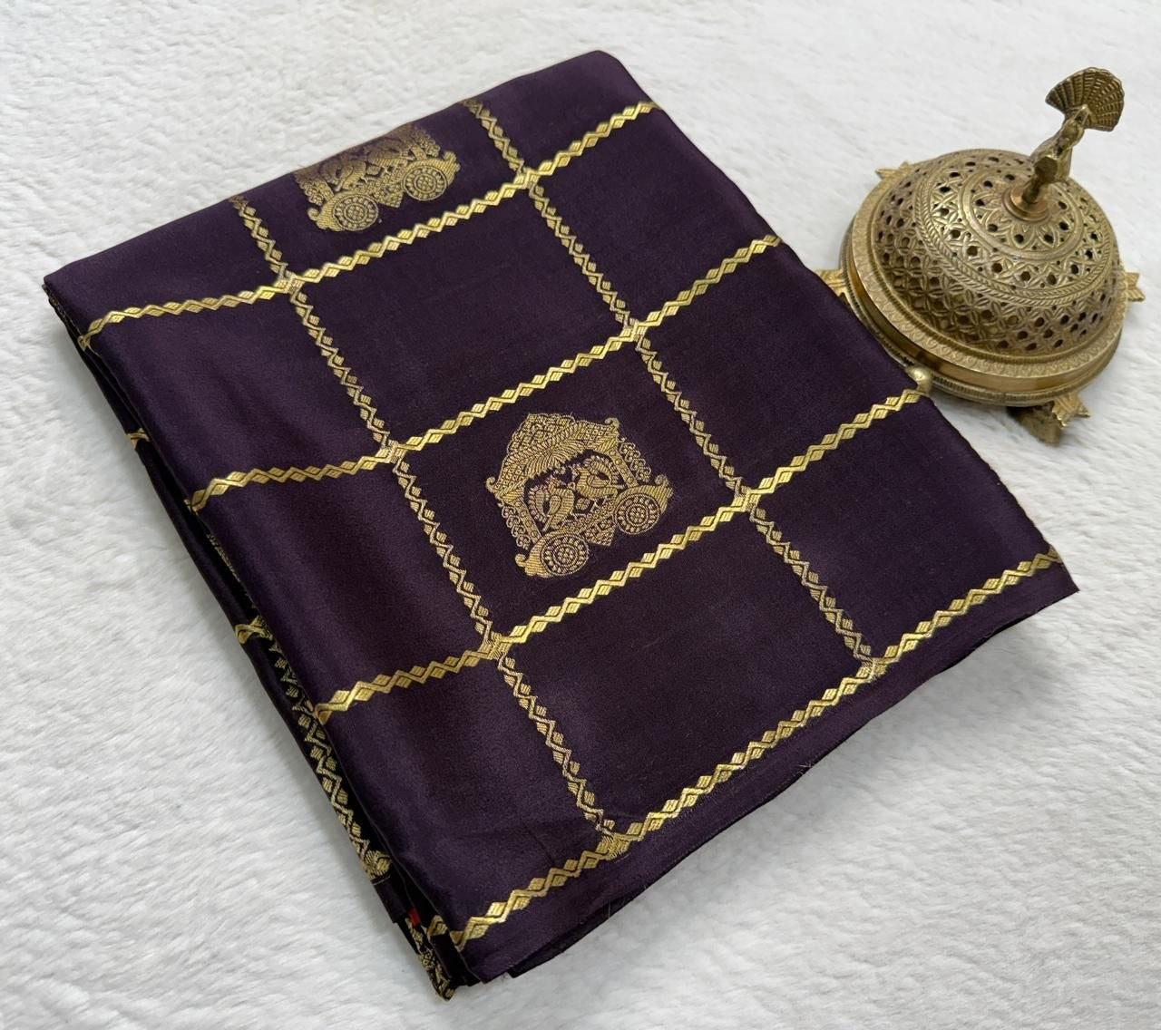 Semi Crepe Silk Saree with Chariot & Peacock Motif Body & Rich Pallu