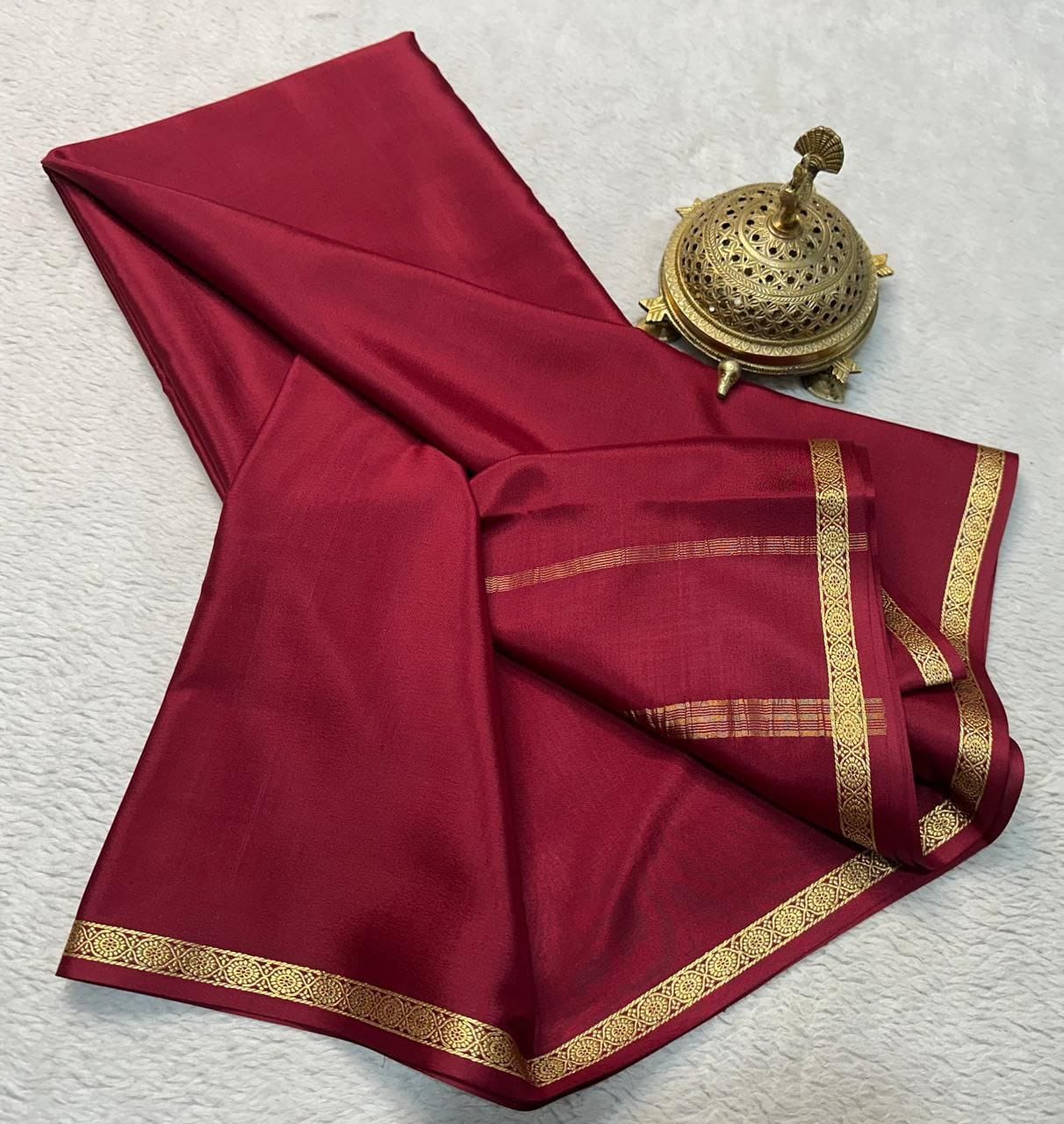 Pure Viscose Silk Small Fancy Border Saree with Chit Pallu
