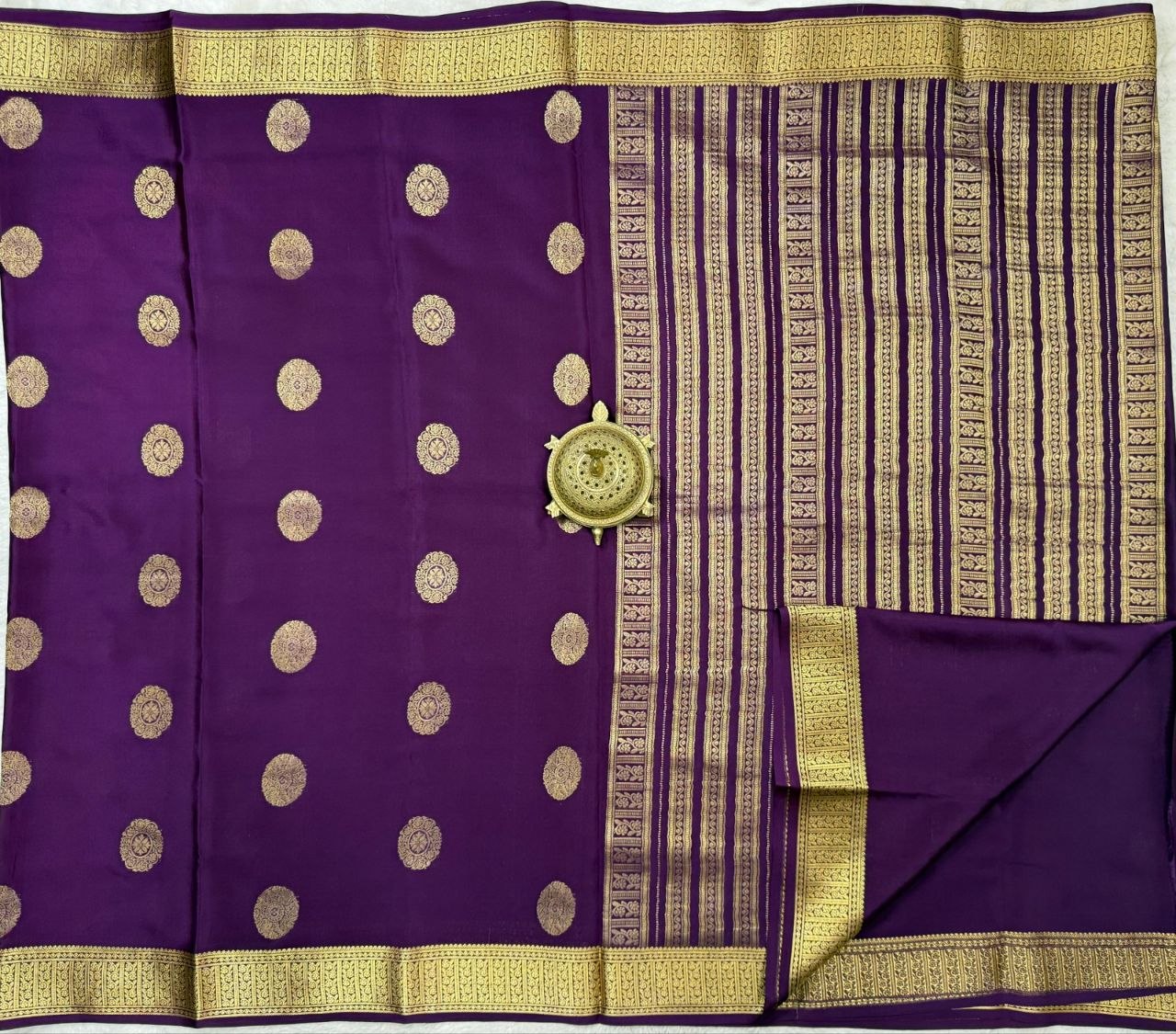 Semi Crepe Silk Saree with Flower Motifs & Rich Tissue Border