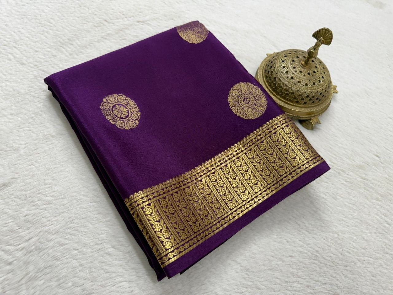 Semi Crepe Silk Saree with Flower Motifs & Rich Tissue Border
