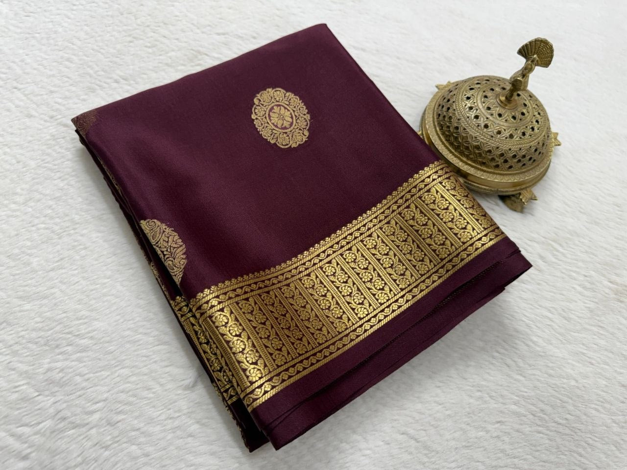Semi Crepe Silk Saree with Flower Motifs & Rich Tissue Border