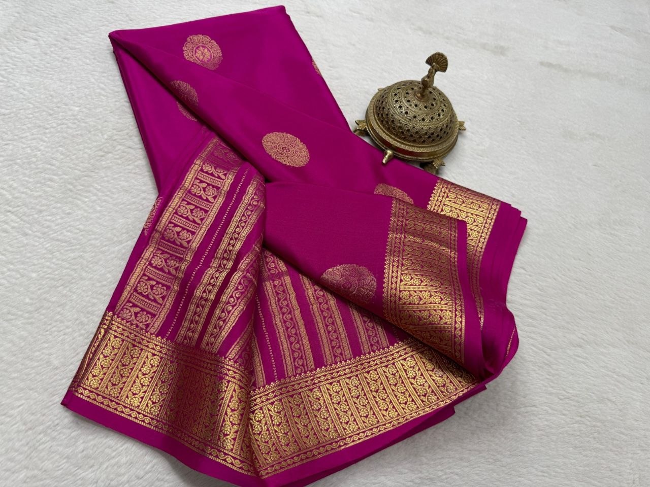 Semi Crepe Silk Saree with Flower Motifs & Rich Tissue Border