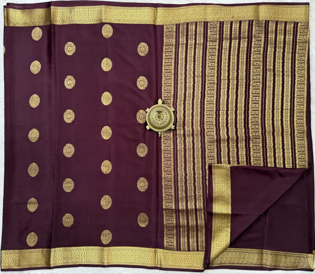 Semi Crepe Silk Saree with Flower Motifs & Rich Tissue Border