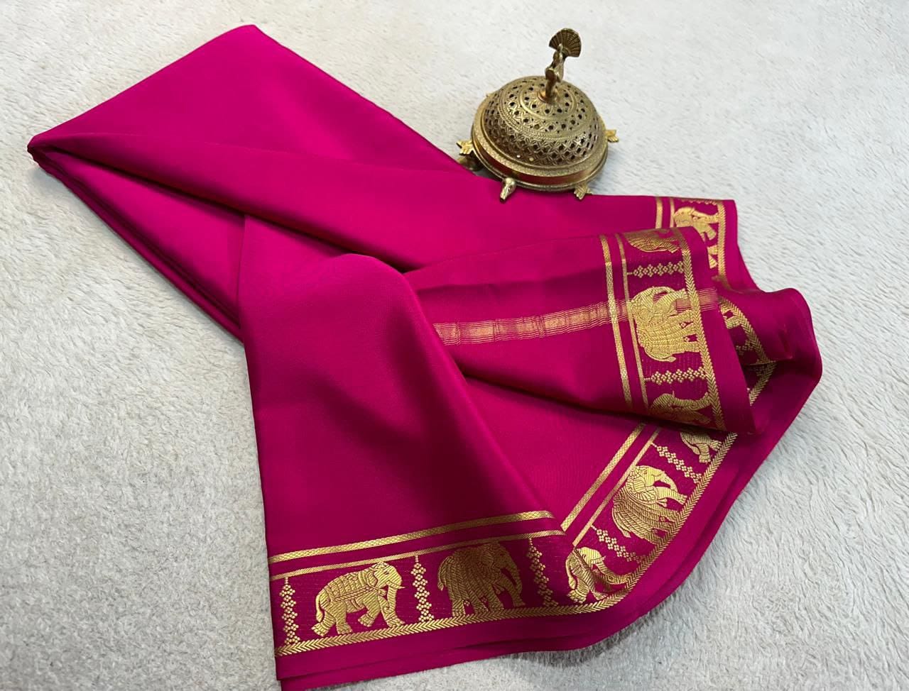 Semi Mysore Crepe Silk Fancy Elephant Border Saree with Chit Pallu