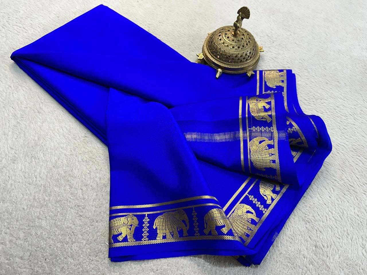Semi Mysore Crepe Silk Fancy Elephant Border Saree with Chit Pallu