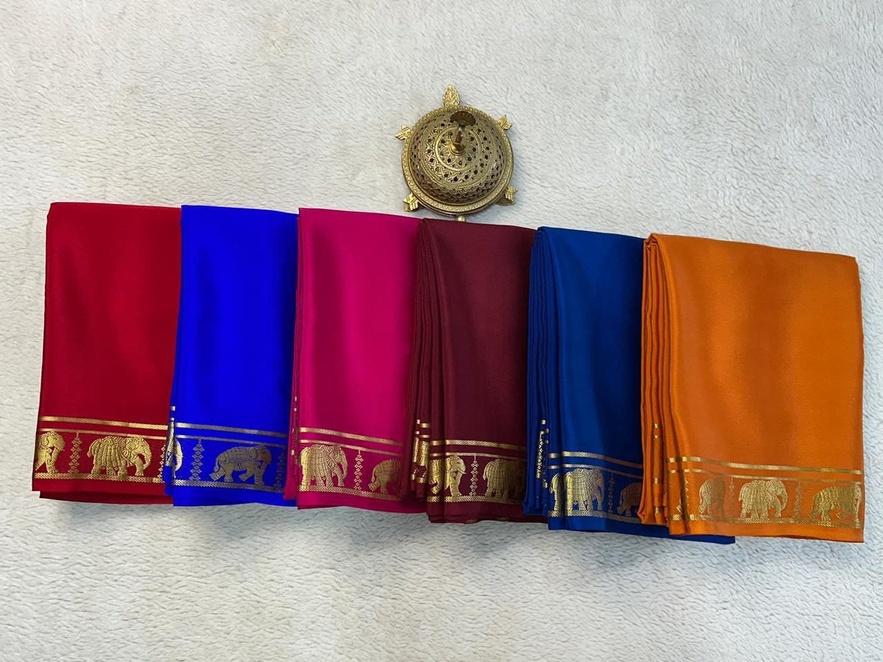 Semi Mysore Crepe Silk Fancy Elephant Border Saree with Chit Pallu