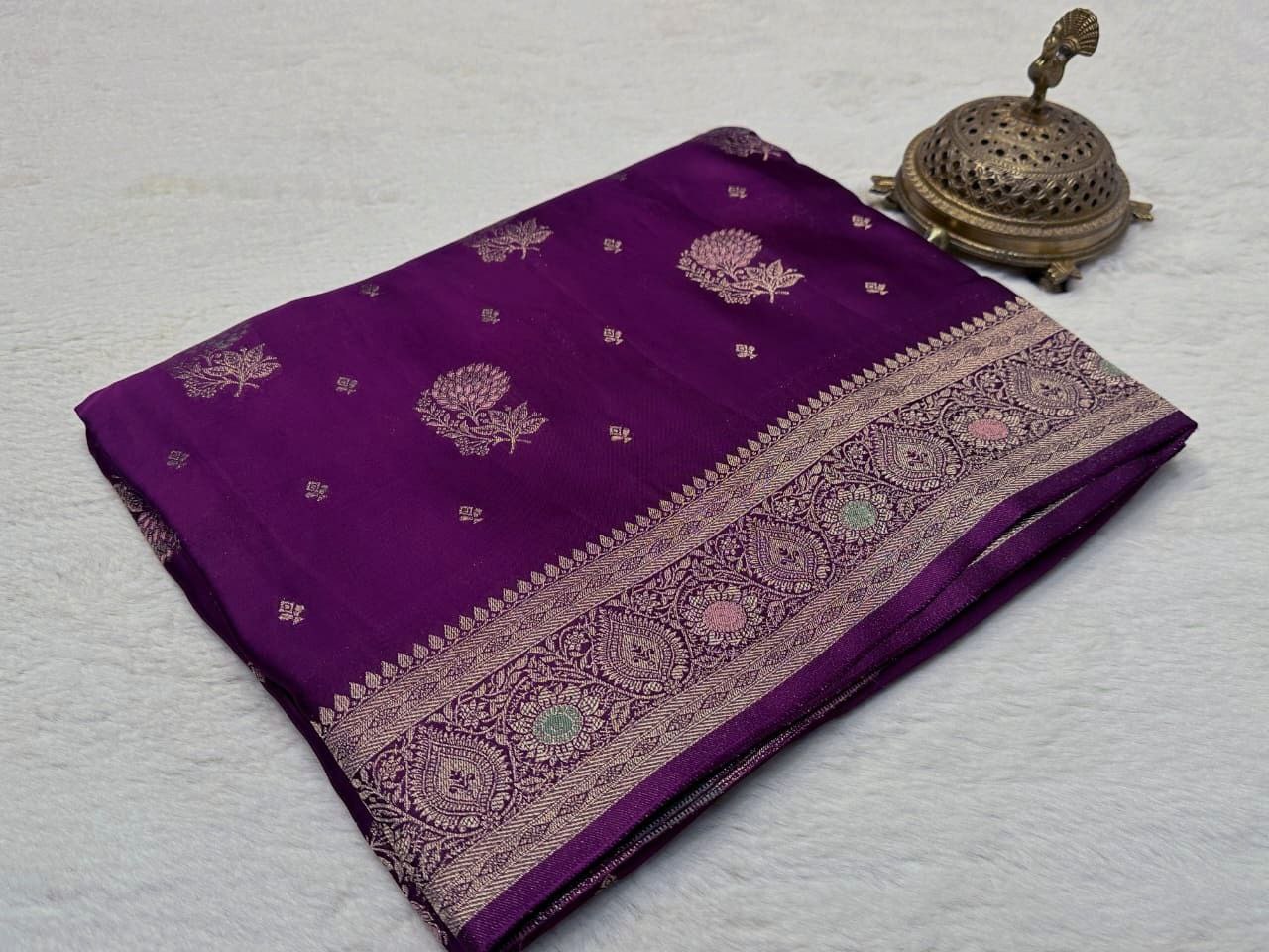 Banarasi Crepe Silk Handloom Saree with Fancy Flower Design, Rich Pallu & Designer Blouse