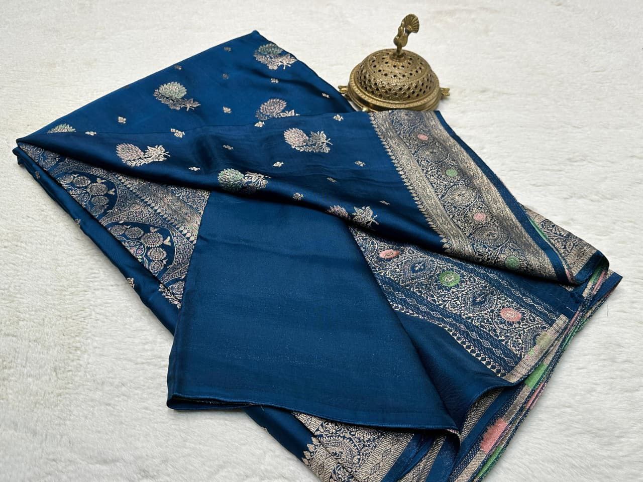 Banarasi Crepe Silk Handloom Saree with Fancy Flower Design, Rich Pallu & Designer Blouse