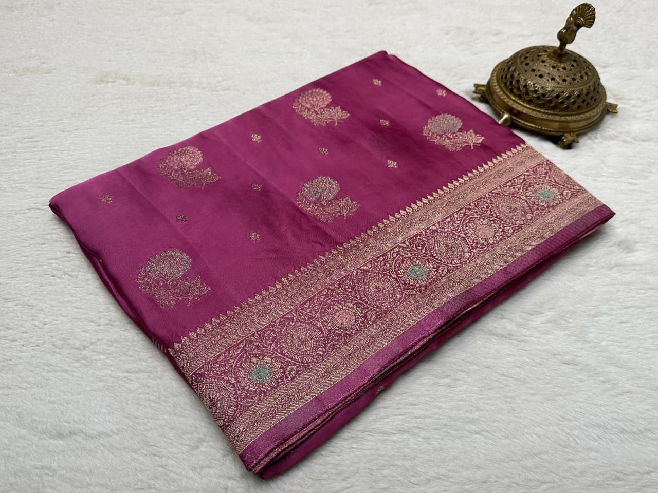 Banarasi Crepe Silk Handloom Saree with Fancy Flower Design, Rich Pallu & Designer Blouse