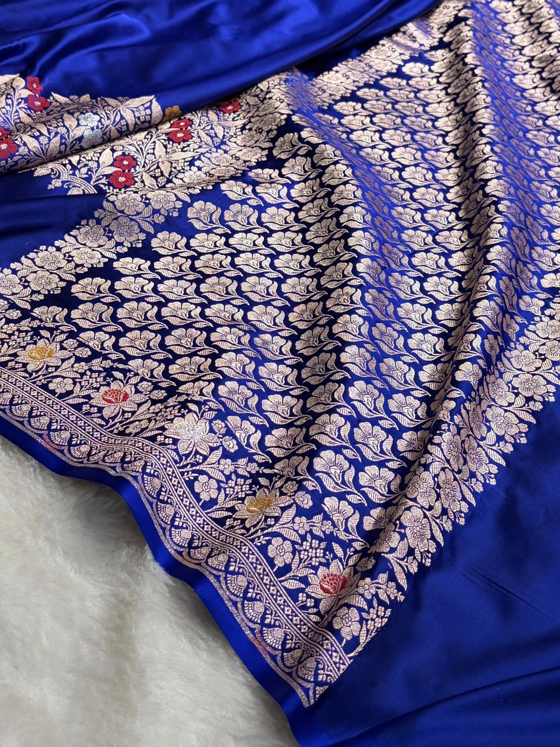 Banarasi Mashru Silk Saree Featuring Rupa Sona Weave & Scalloped Border