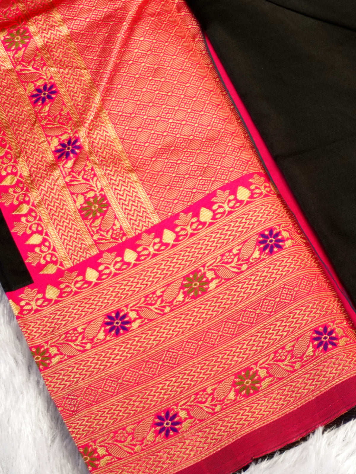 Royal Bridal Banarasi Katan Silk Saree with Elegant Border Detailing
